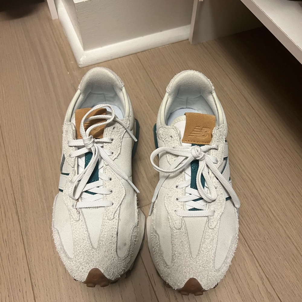 New balance 327 ladies size 7.5